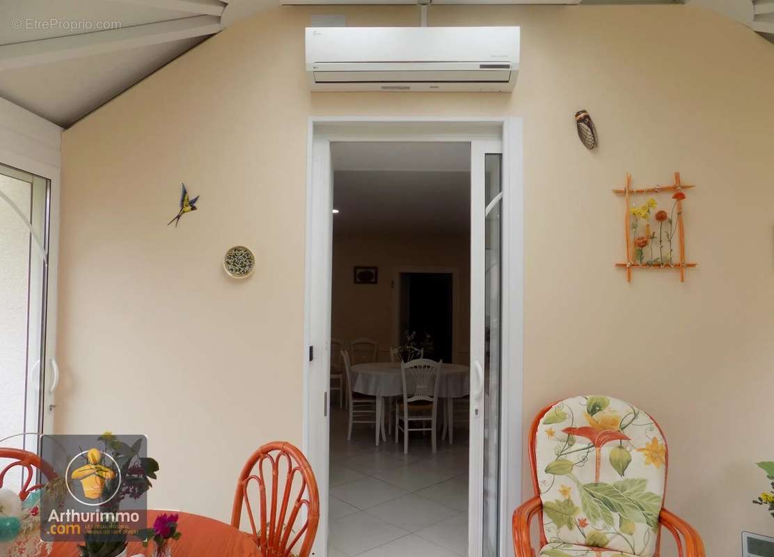 Appartement à MAUZE-SUR-LE-MIGNON