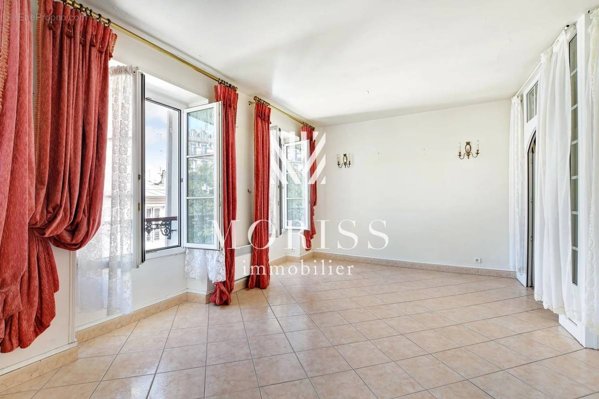 Appartement à PARIS-17E