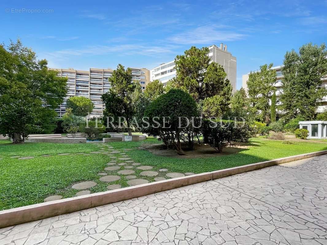 Appartement à MARSEILLE-1E