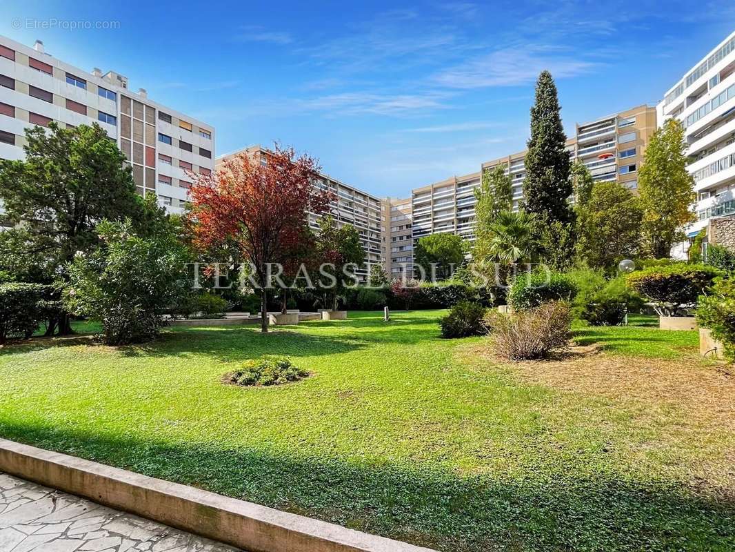 Appartement à MARSEILLE-1E