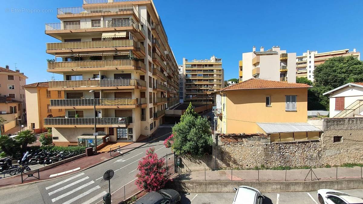 Appartement à ROQUEBRUNE-CAP-MARTIN