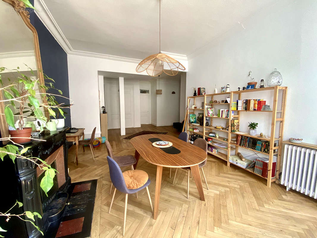 Appartement à SAINT-ETIENNE