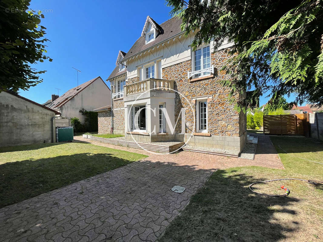 Maison à RAMBOUILLET