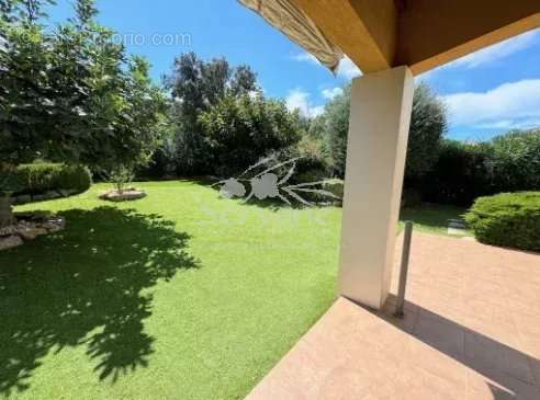 Maison à ROQUEBRUNE-SUR-ARGENS