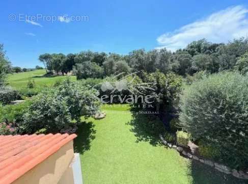 Maison à ROQUEBRUNE-SUR-ARGENS