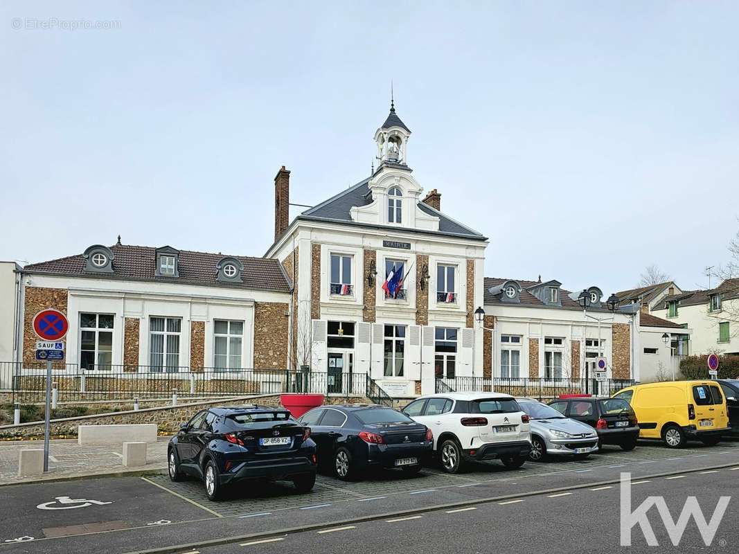 Appartement à CHANTELOUP-LES-VIGNES