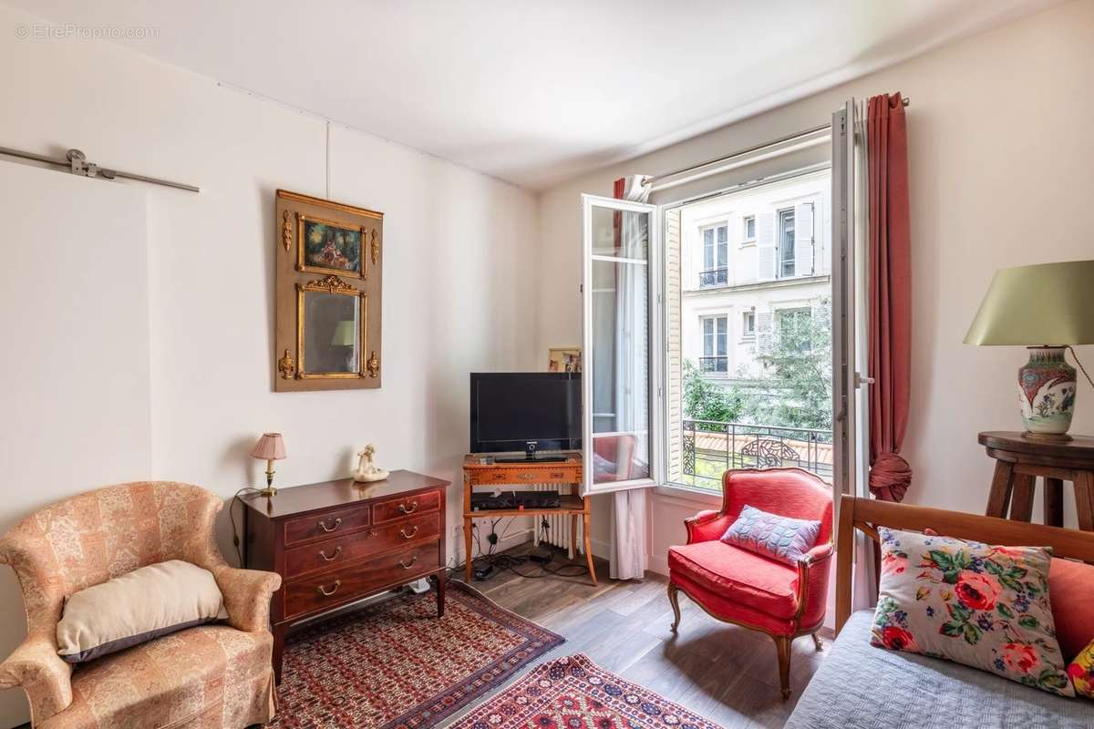 Appartement à LEVALLOIS-PERRET