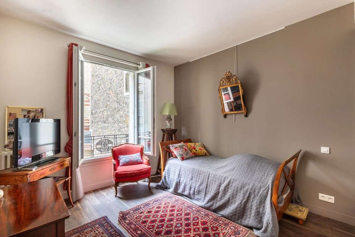 Appartement à LEVALLOIS-PERRET