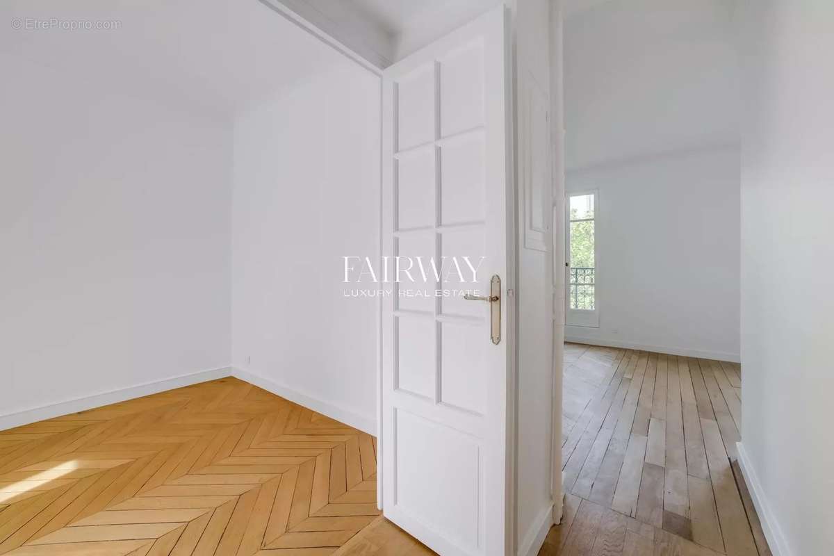 Appartement à PARIS-8E