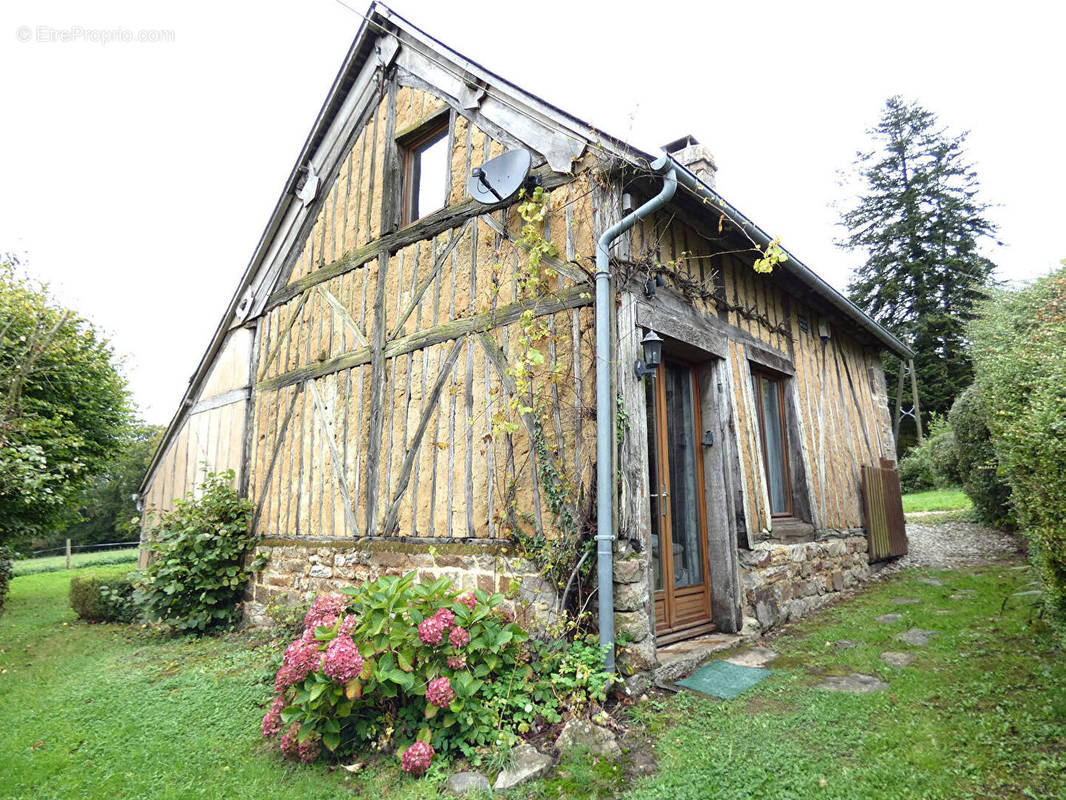 Maison à BARENTON