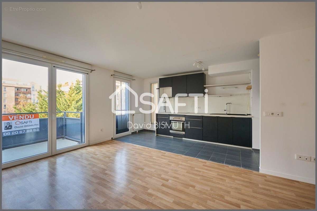 Photo 6 - Appartement à GENNEVILLIERS