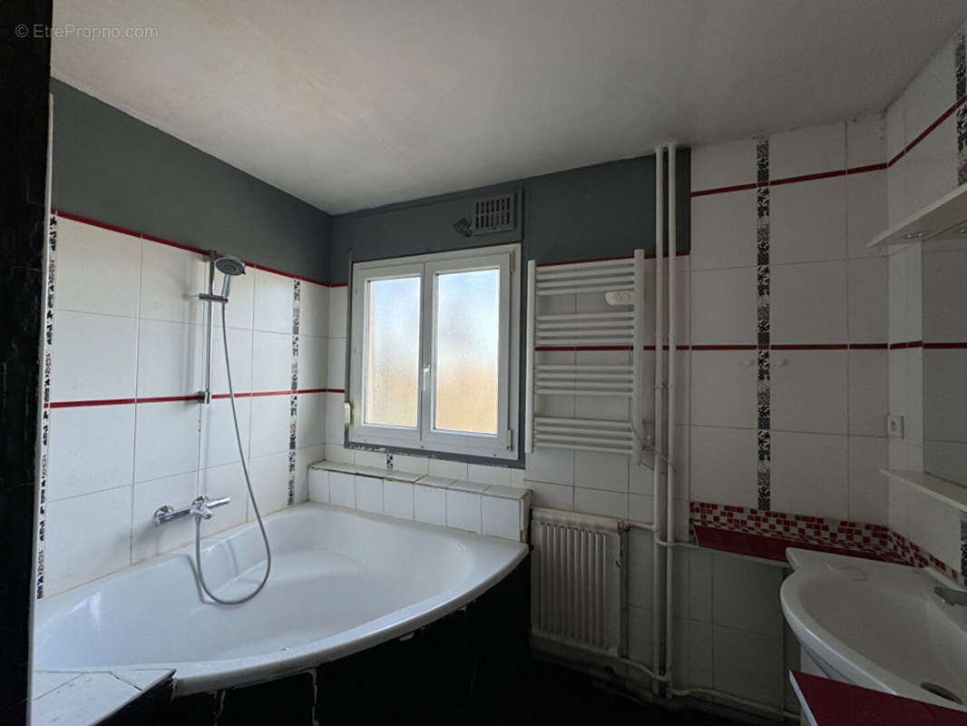 Appartement à SARTROUVILLE