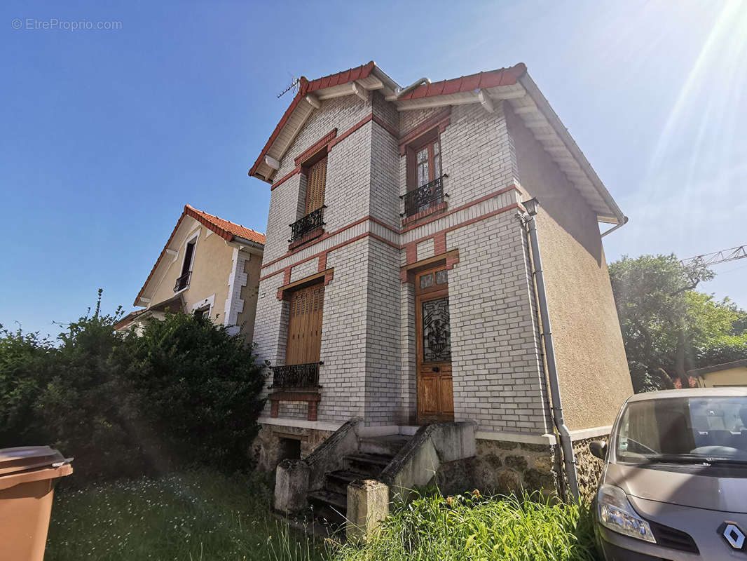 Maison à SARTROUVILLE