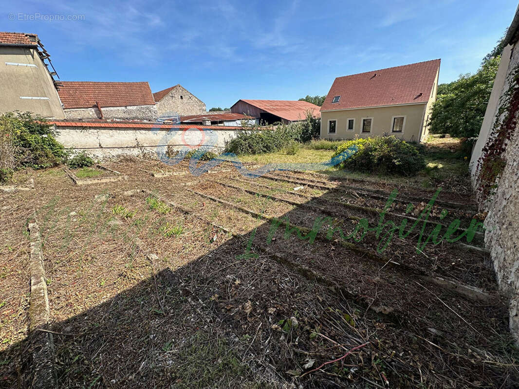 Terrain à BENNECOURT