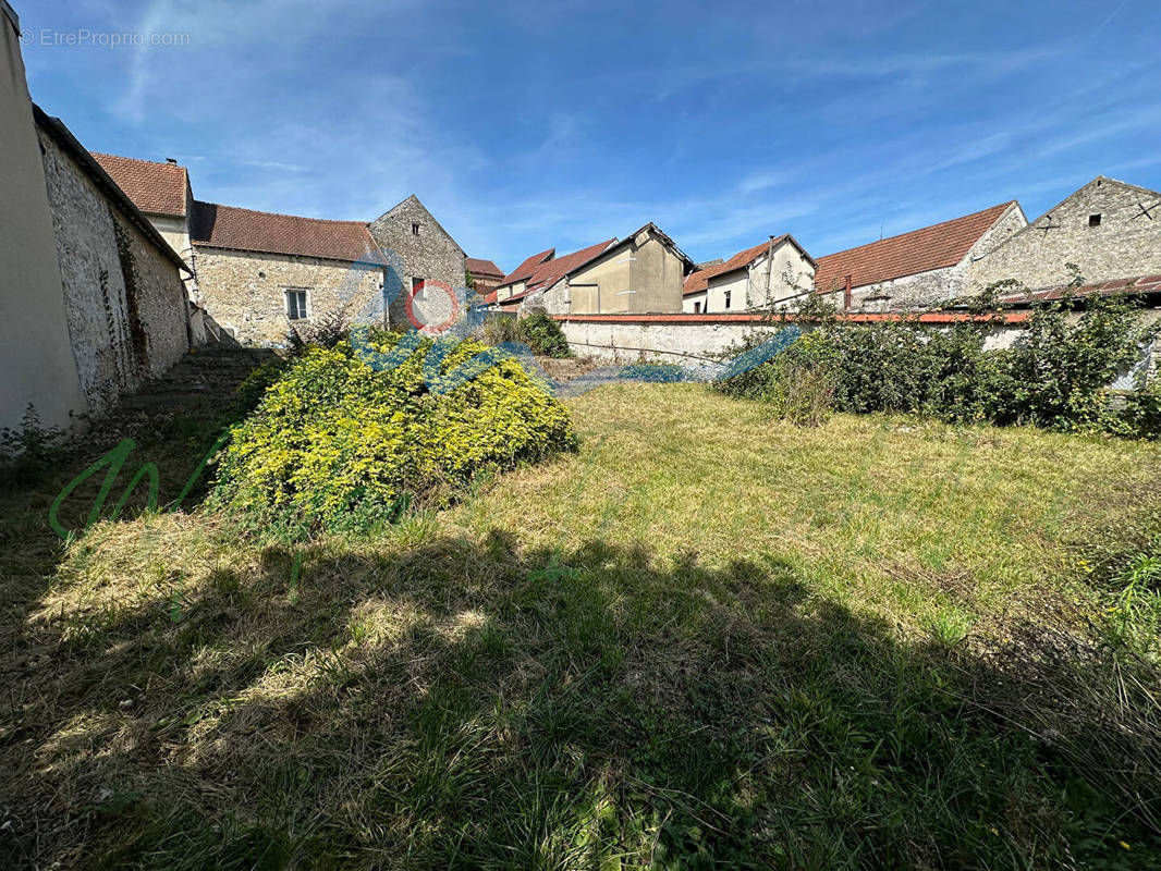 Terrain à BENNECOURT