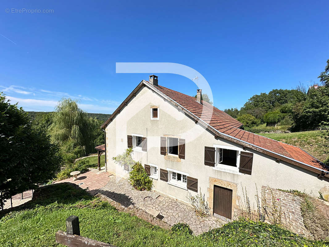 Maison à PERRANCEY-LES-VIEUX-MOULINS