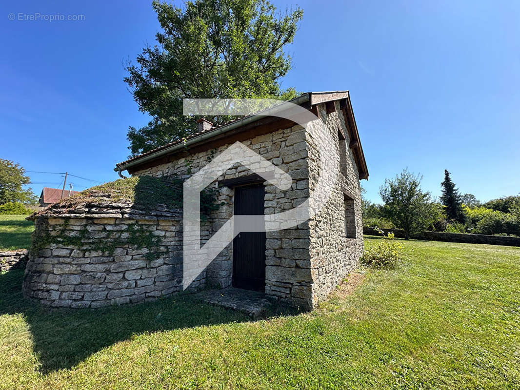 Maison à PERRANCEY-LES-VIEUX-MOULINS