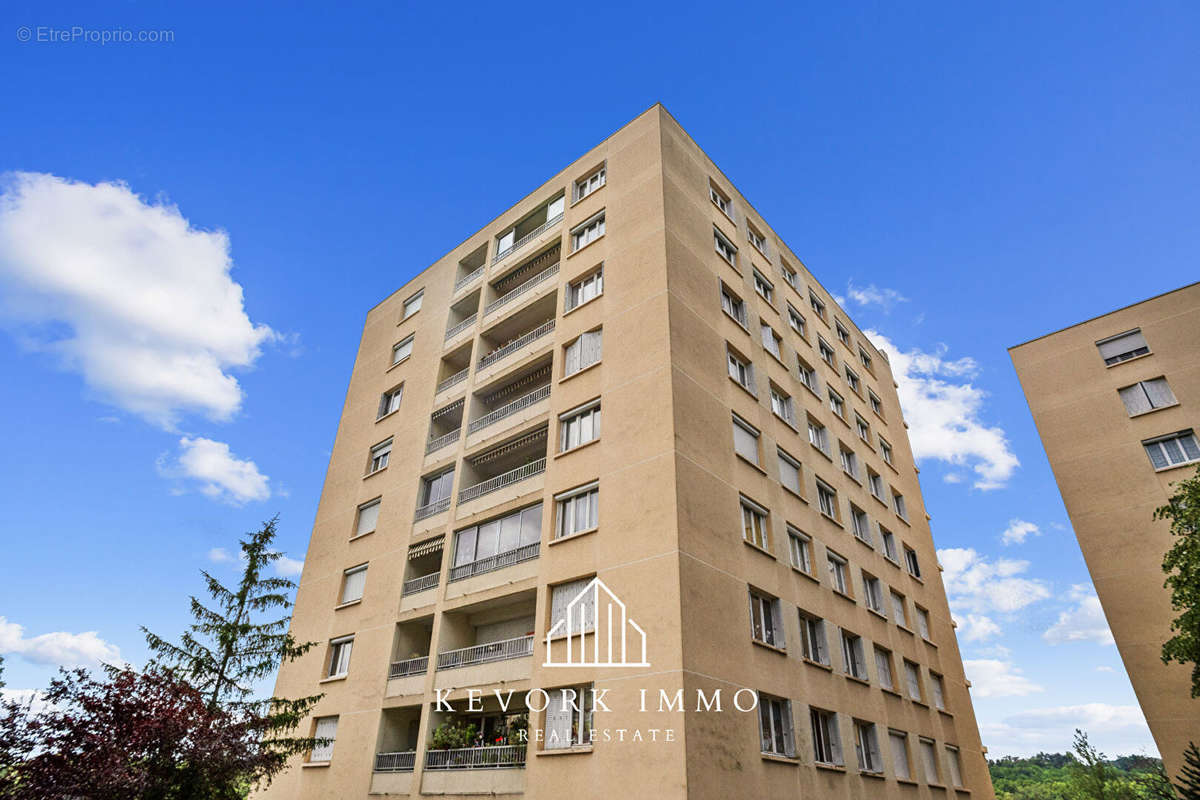 Appartement à SAINTE-FOY-LES-LYON