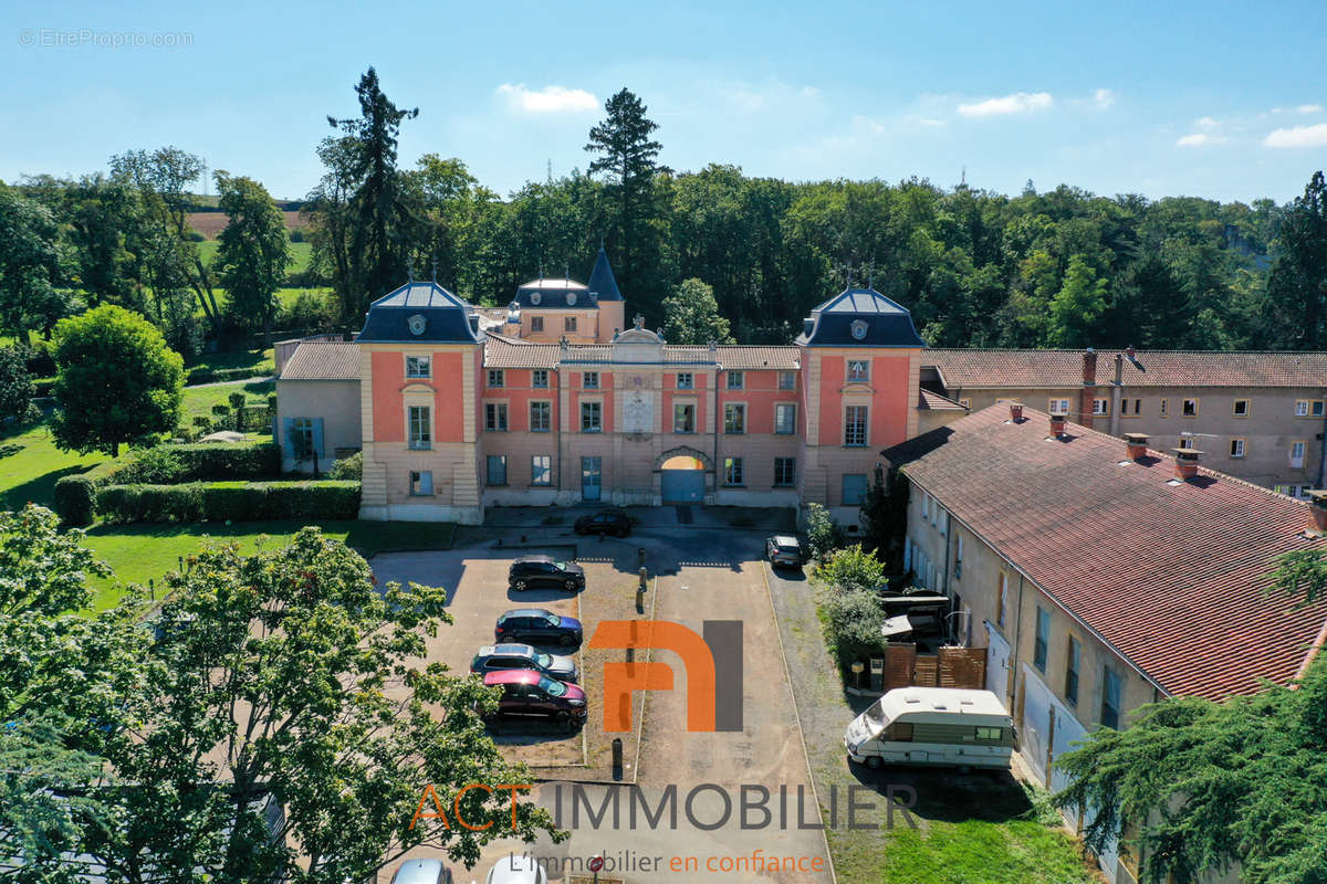 Appartement à EVEUX