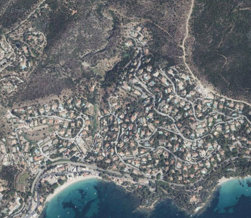 Terrain à LE LAVANDOU