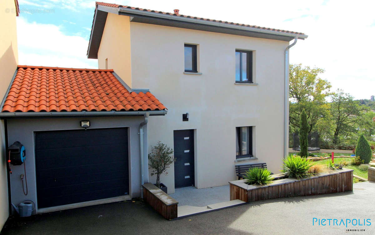 Maison à CHARVIEU-CHAVAGNEUX