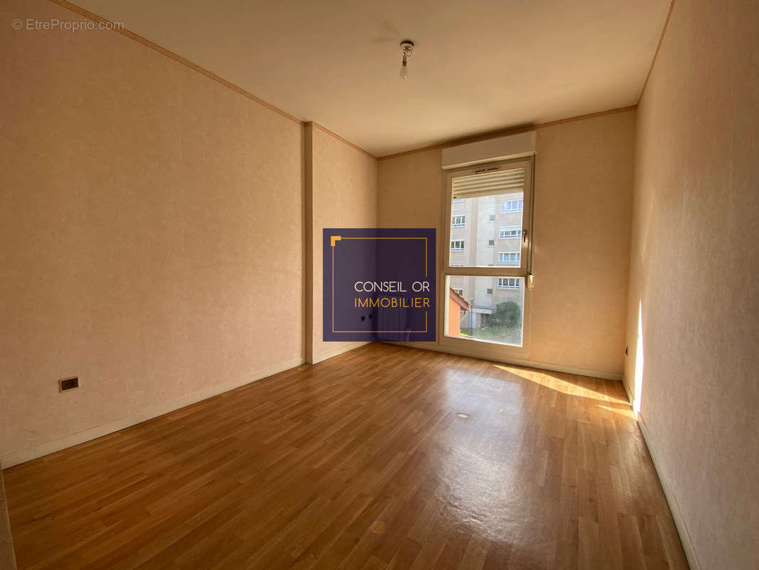 Appartement à SAINT-GENIS-LAVAL