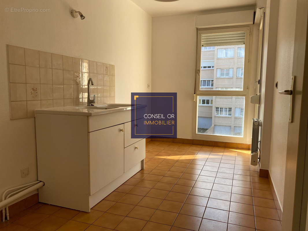 Appartement à SAINT-GENIS-LAVAL