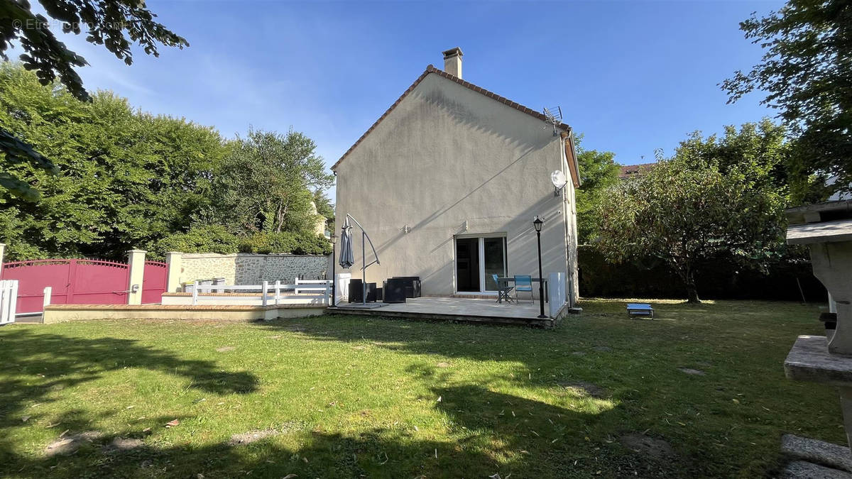 Maison à LOUVRES