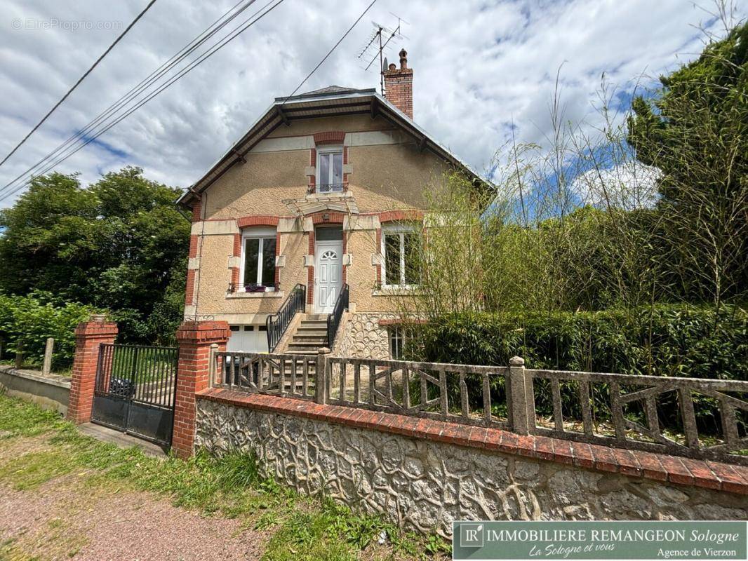 Maison à LURY-SUR-ARNON