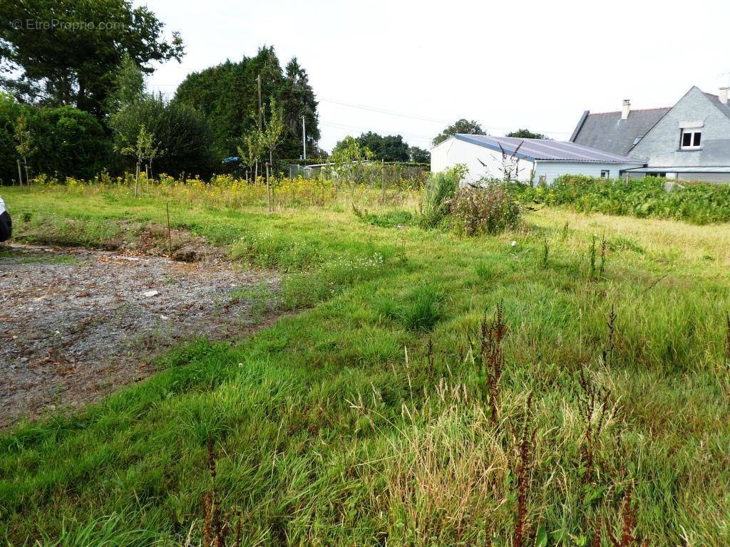 Terrain à GUERN