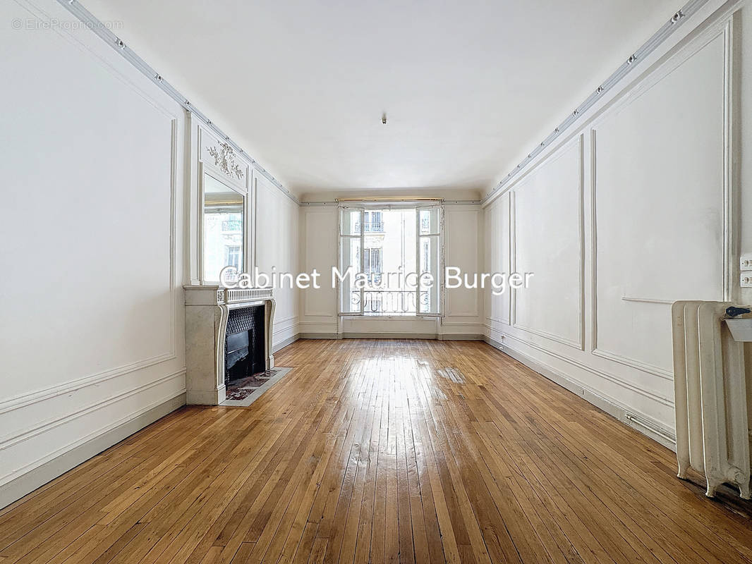 Appartement à PARIS-7E