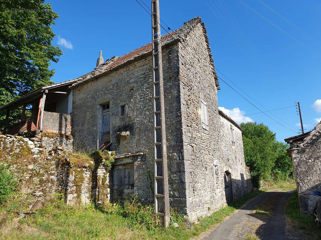 Maison à SALVAGNAC-CAJARC