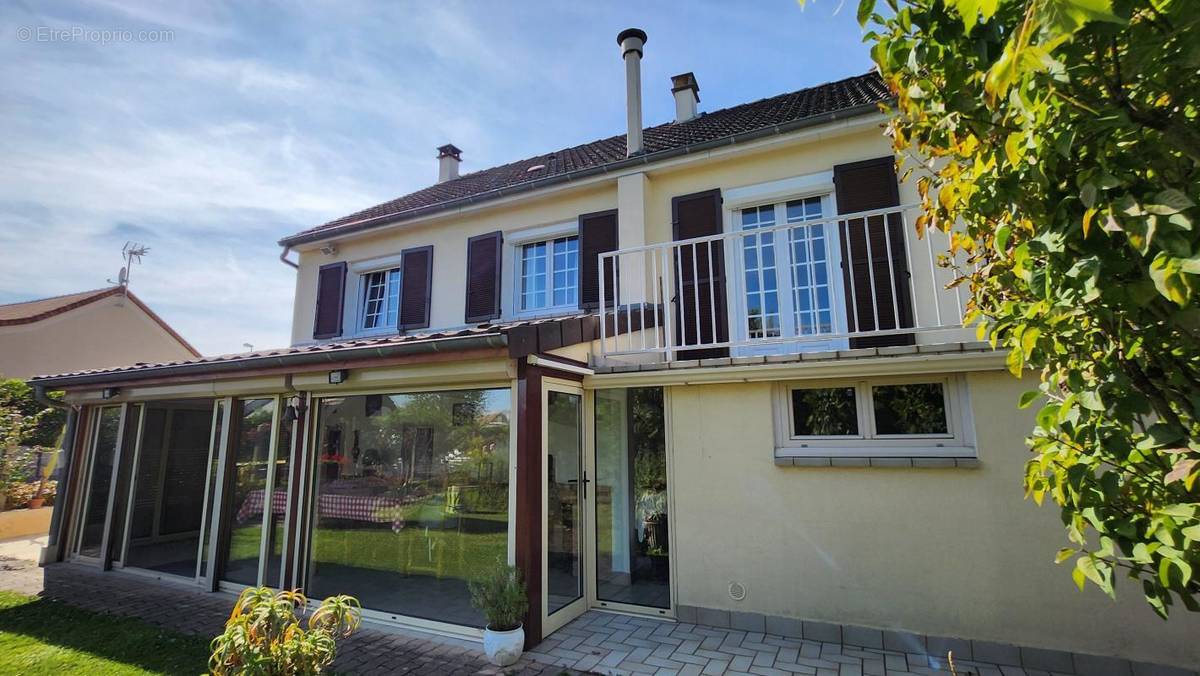 Maison à SAINT-GERMAIN-LES-ARPAJON