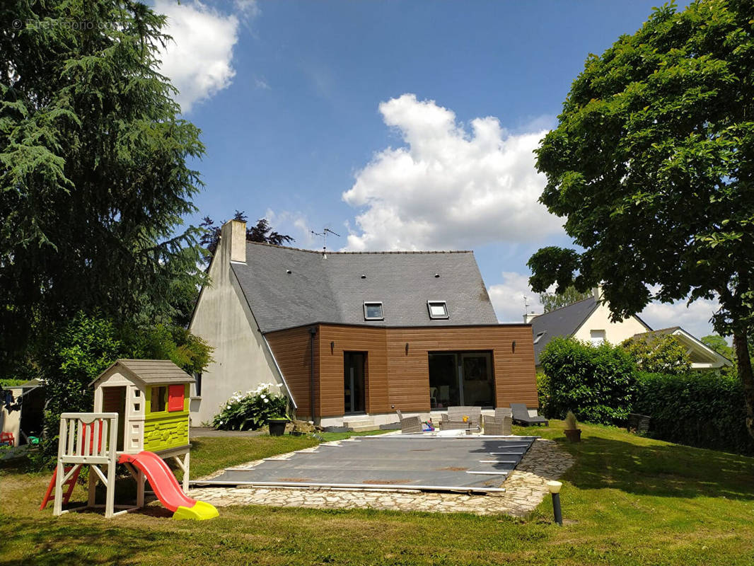 Maison à GREZ-NEUVILLE