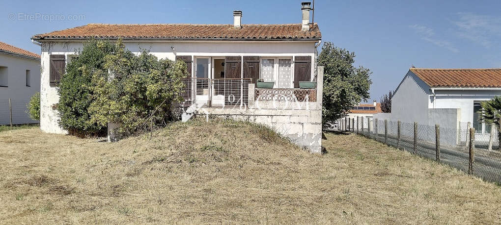 Maison à SAINT-MICHEL-EN-L&#039;HERM