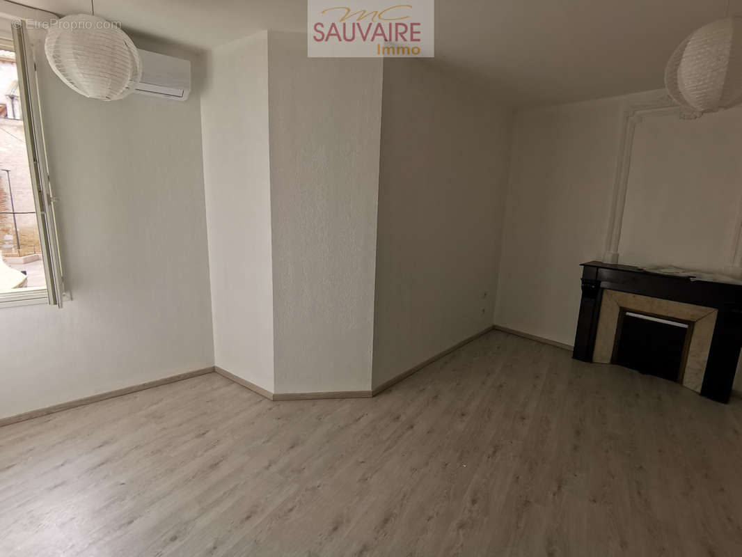 Appartement à SAINT-LAURENT-DE-LA-SALANQUE