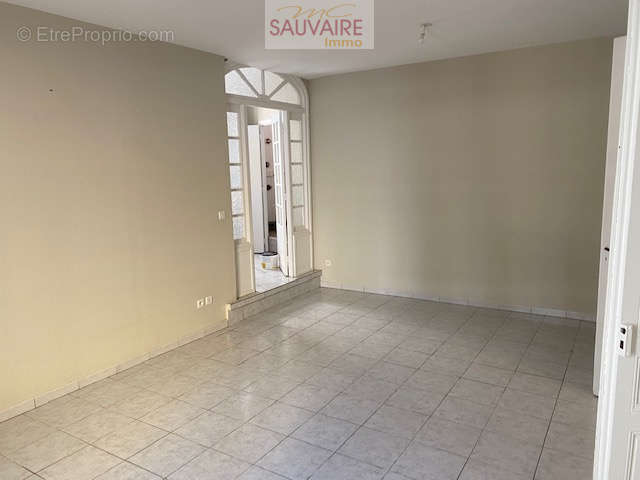 Appartement à SAINT-LAURENT-DE-LA-SALANQUE