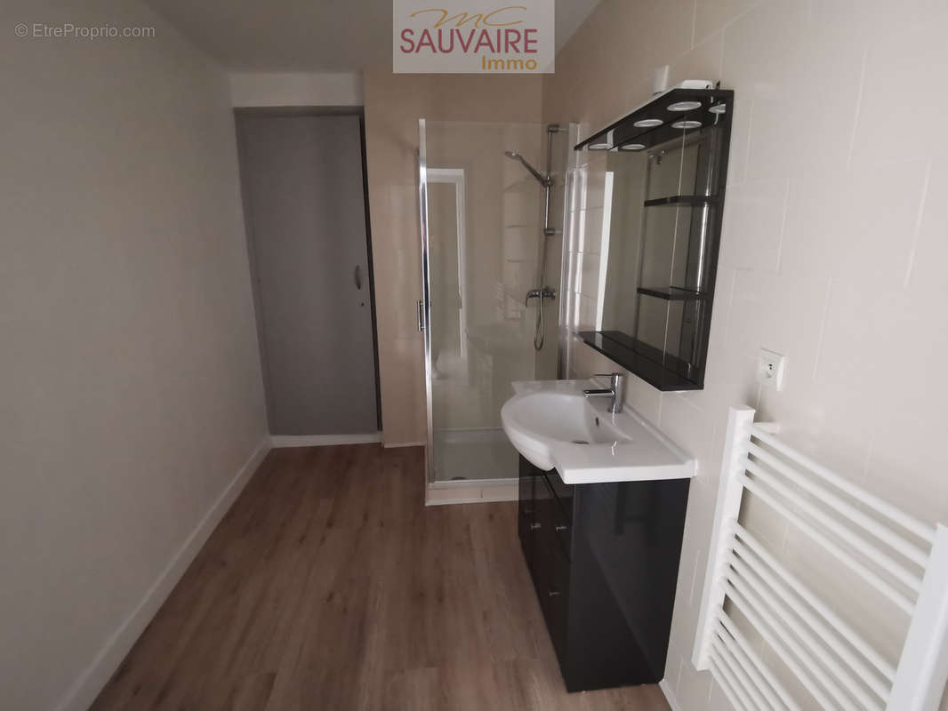 Appartement à SAINT-LAURENT-DE-LA-SALANQUE