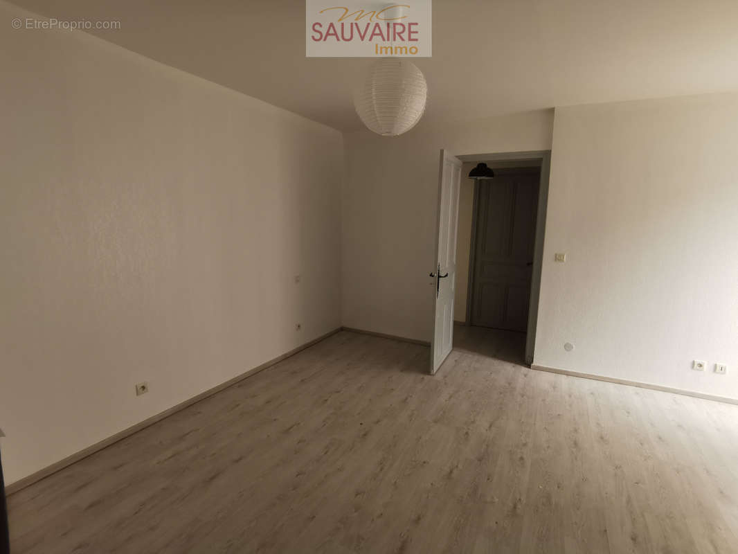 Appartement à SAINT-LAURENT-DE-LA-SALANQUE