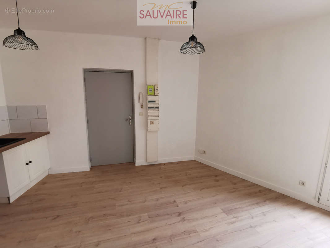 Appartement à SAINT-LAURENT-DE-LA-SALANQUE