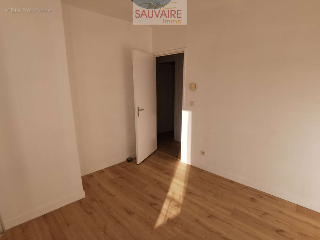 Appartement à SAINT-LAURENT-DE-LA-SALANQUE