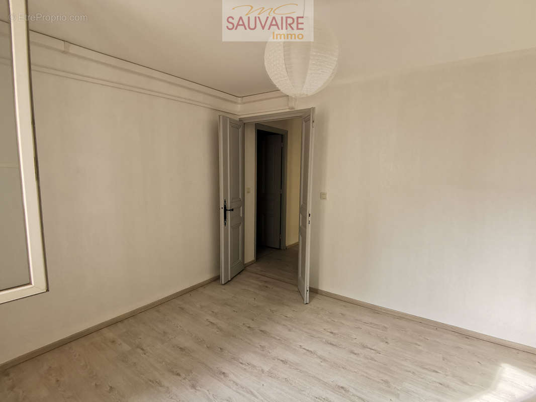 Appartement à SAINT-LAURENT-DE-LA-SALANQUE