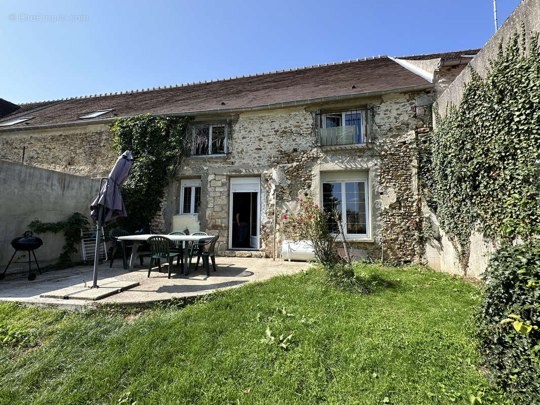 Maison à LE CHATELET-EN-BRIE