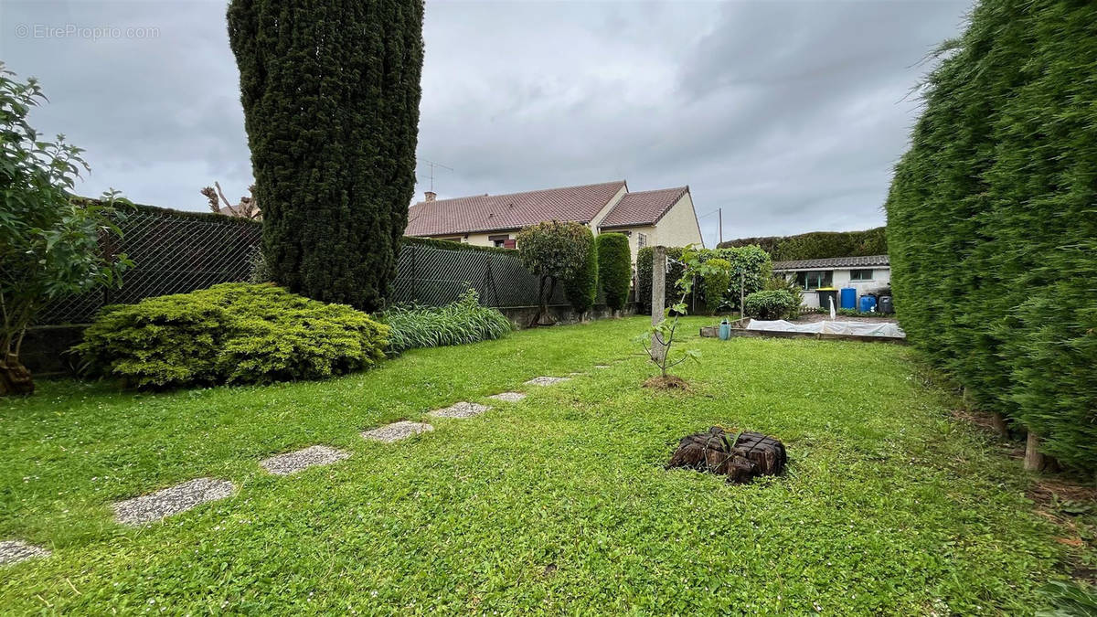 Maison à LOUVRES