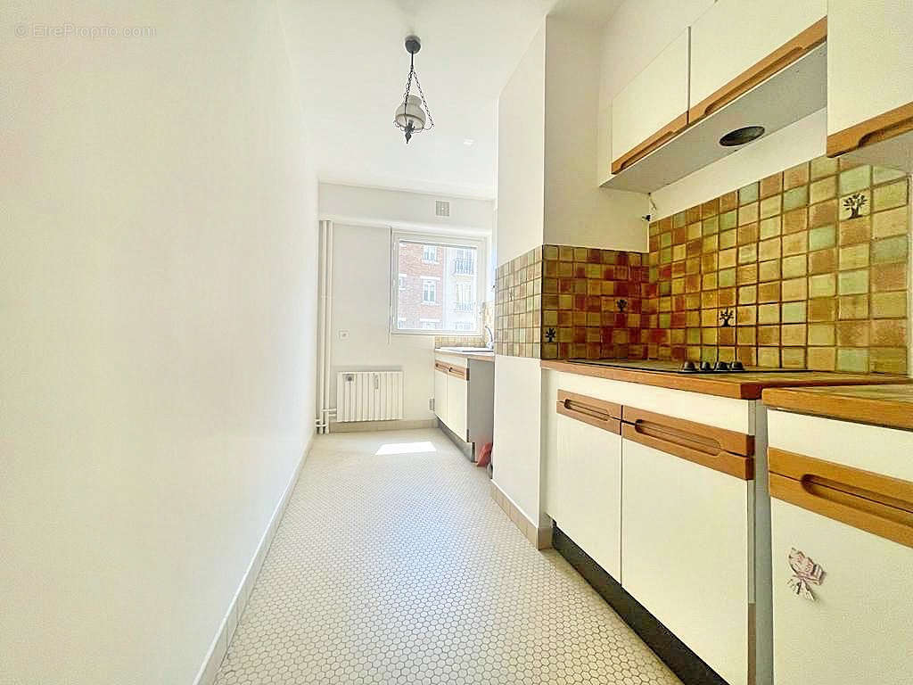 Appartement à PARIS-20E