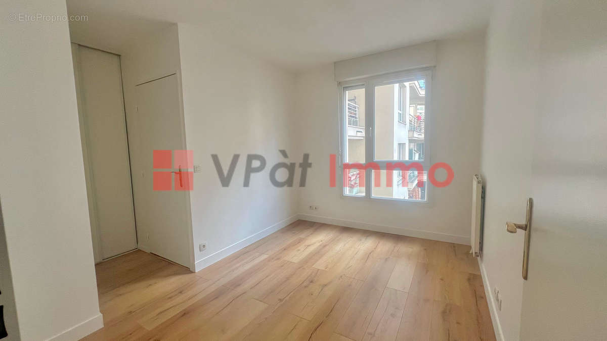 Appartement à COURBEVOIE