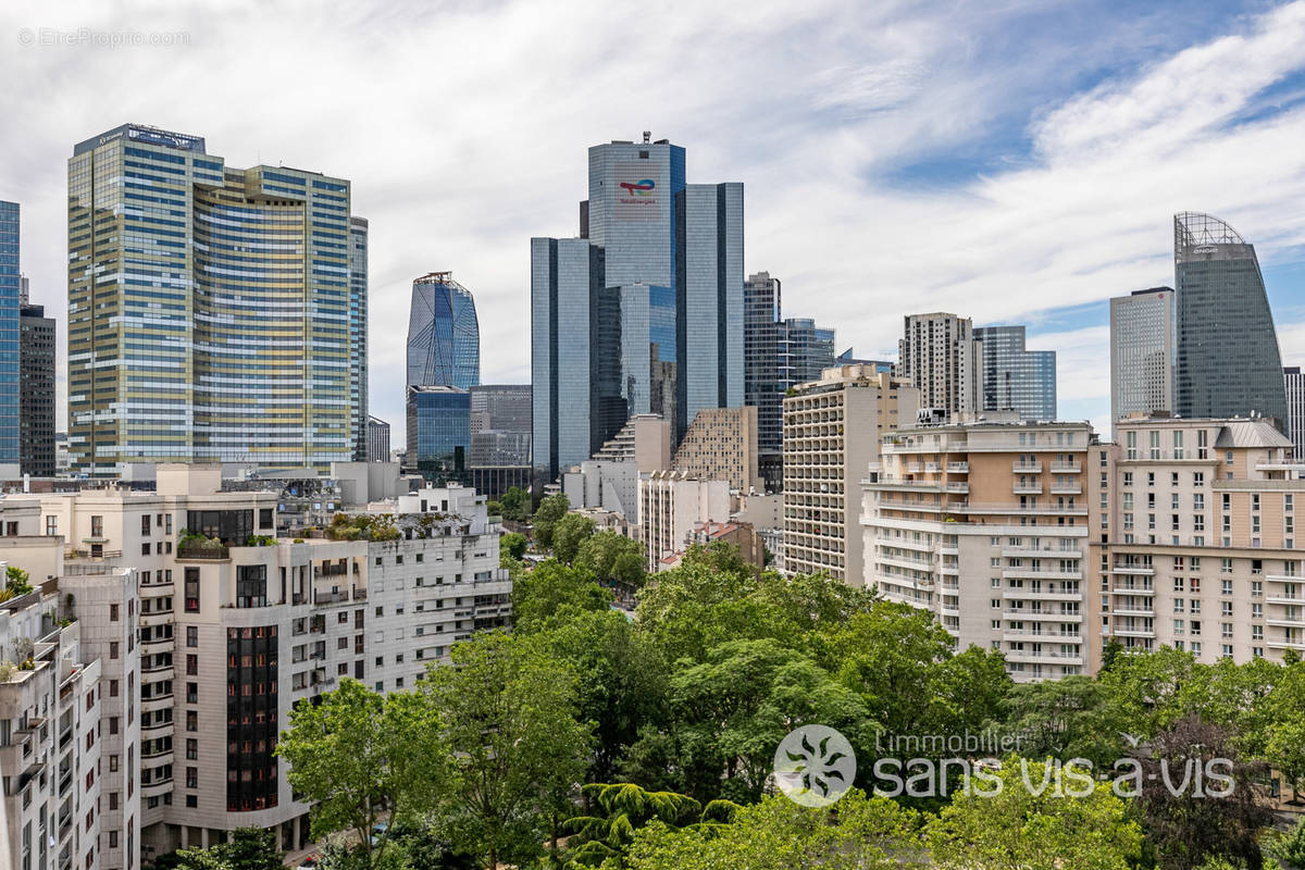 Appartement à COURBEVOIE