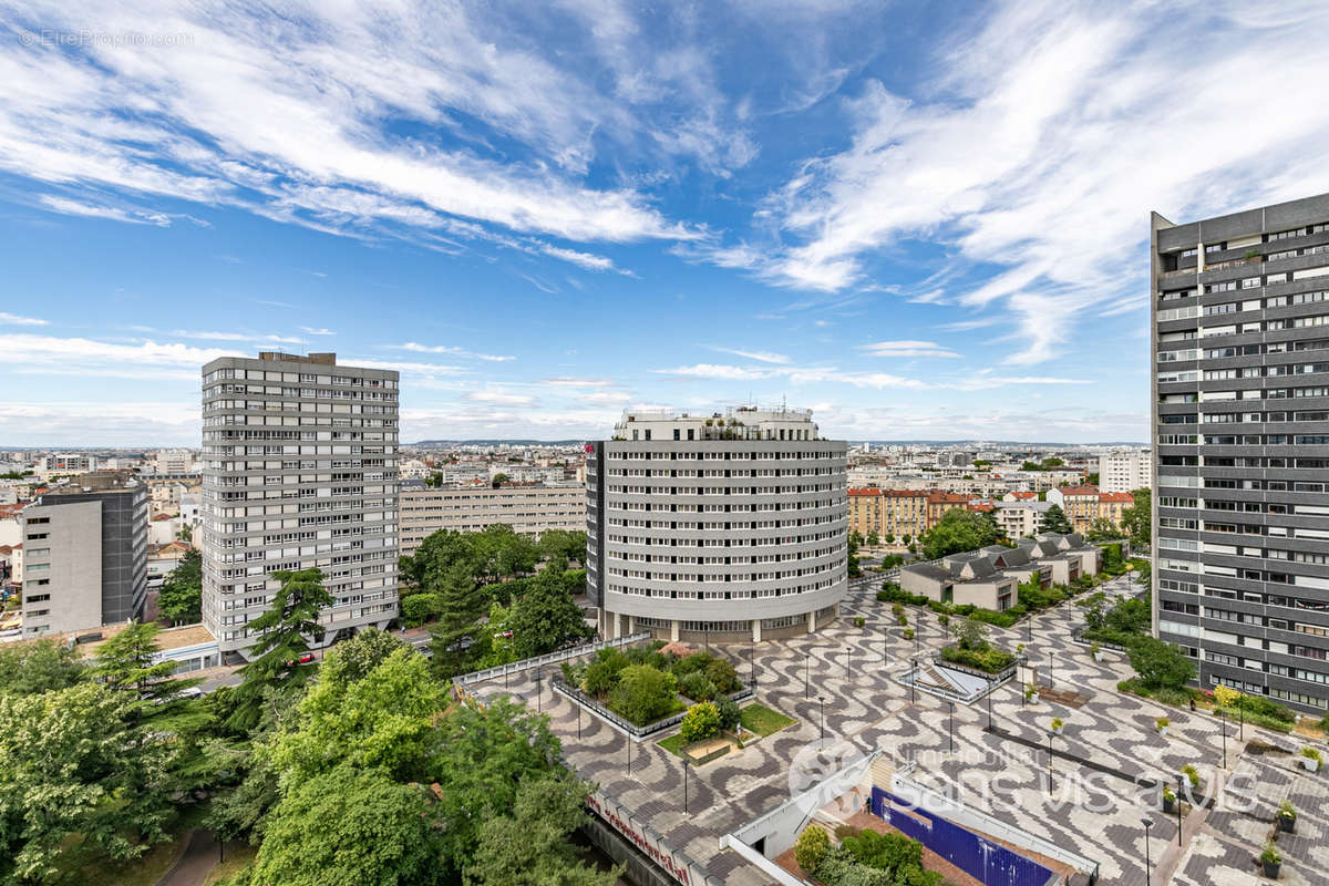 Appartement à COURBEVOIE