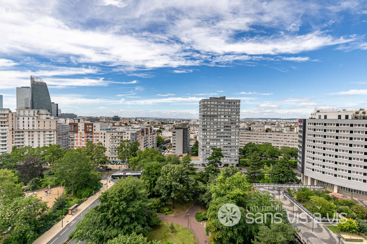 Appartement à COURBEVOIE