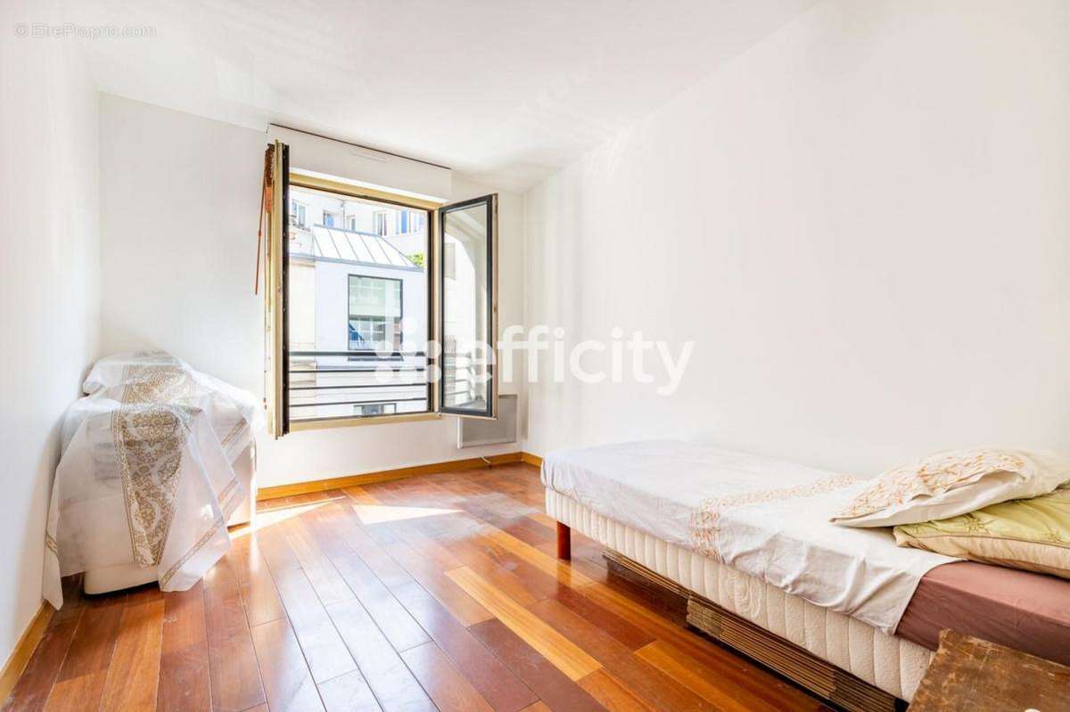 Appartement à PARIS-11E